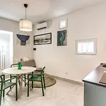 Vesuvio Capodichino 아파트 *