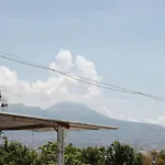 Vesuvio Capodichino 아파트 *