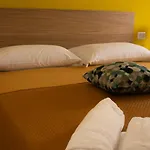Vesuvio Capodichino 아파트 *